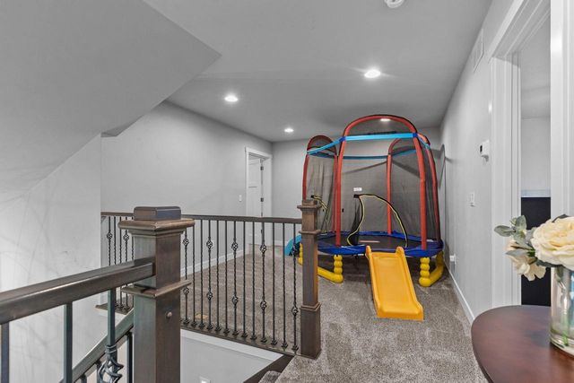 2053 W SUGAR COURT, Appleton, WI 54913