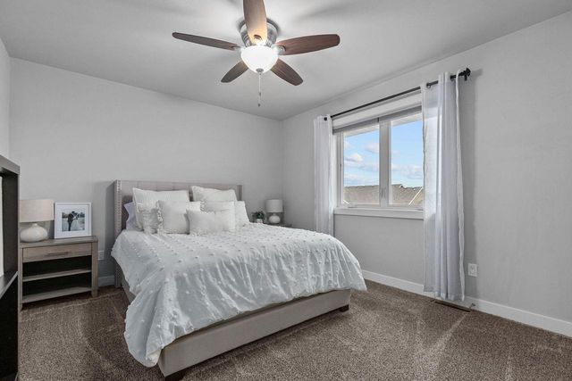 2053 W SUGAR COURT, Appleton, WI 54913