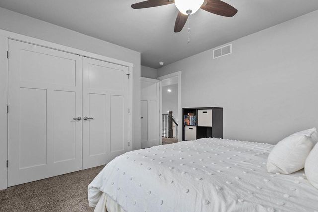 2053 W SUGAR COURT, Appleton, WI 54913