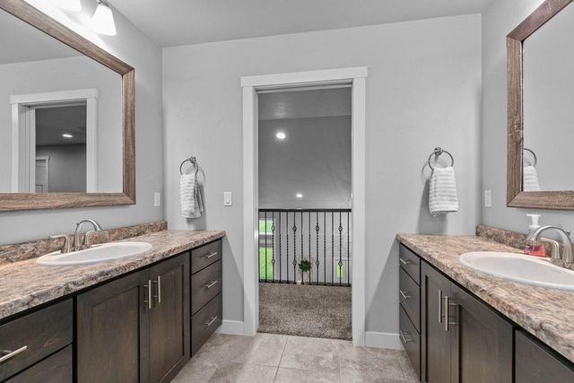 2053 W SUGAR COURT, Appleton, WI 54913