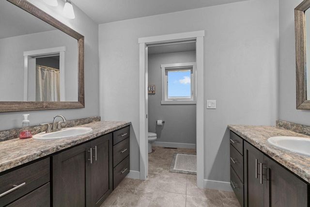 2053 W SUGAR COURT, Appleton, WI 54913