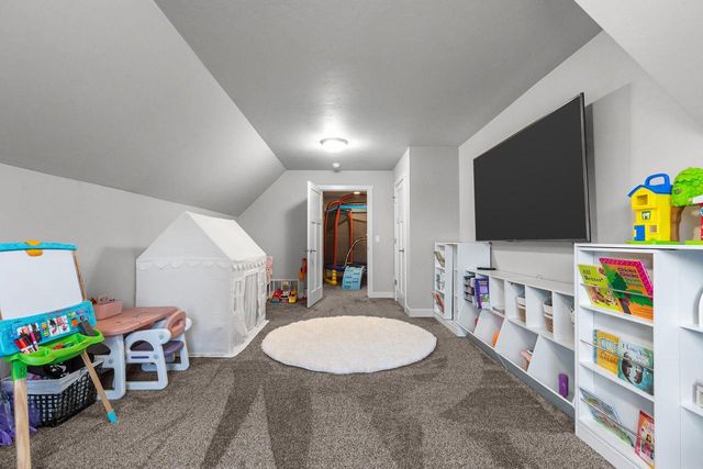 2053 W SUGAR COURT, Appleton, WI 54913