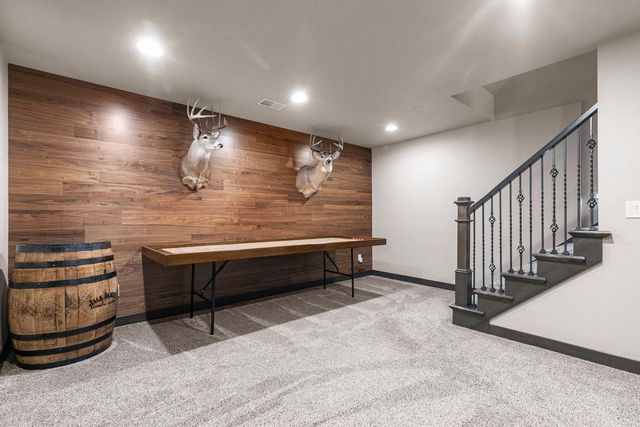 2053 W SUGAR COURT, Appleton, WI 54913