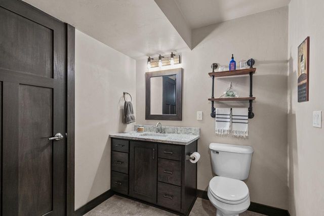 2053 W SUGAR COURT, Appleton, WI 54913