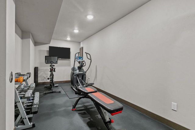 2053 W SUGAR COURT, Appleton, WI 54913