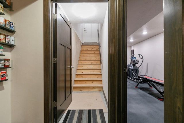 2053 W SUGAR COURT, Appleton, WI 54913