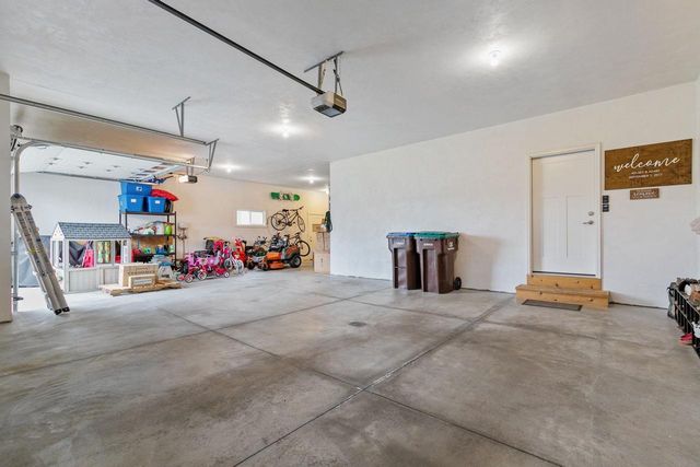 2053 W SUGAR COURT, Appleton, WI 54913