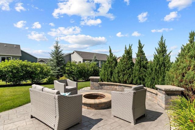 2053 W SUGAR COURT, Appleton, WI 54913