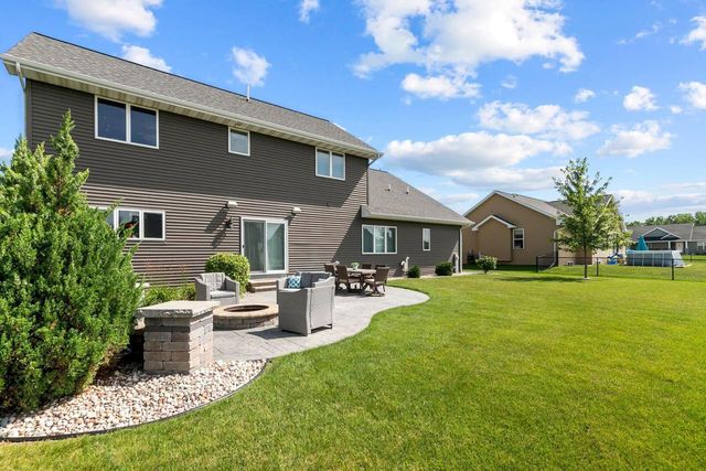 2053 W SUGAR COURT, Appleton, WI 54913