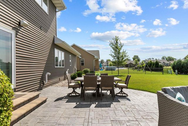 2053 W SUGAR COURT, Appleton, WI 54913