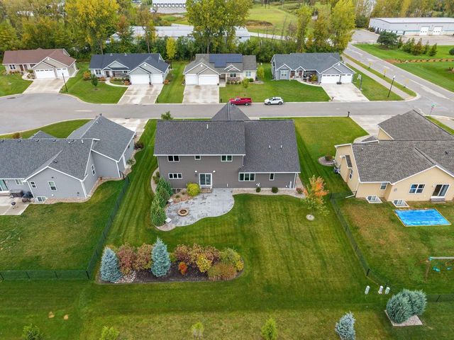 2053 W SUGAR COURT, Appleton, WI 54913