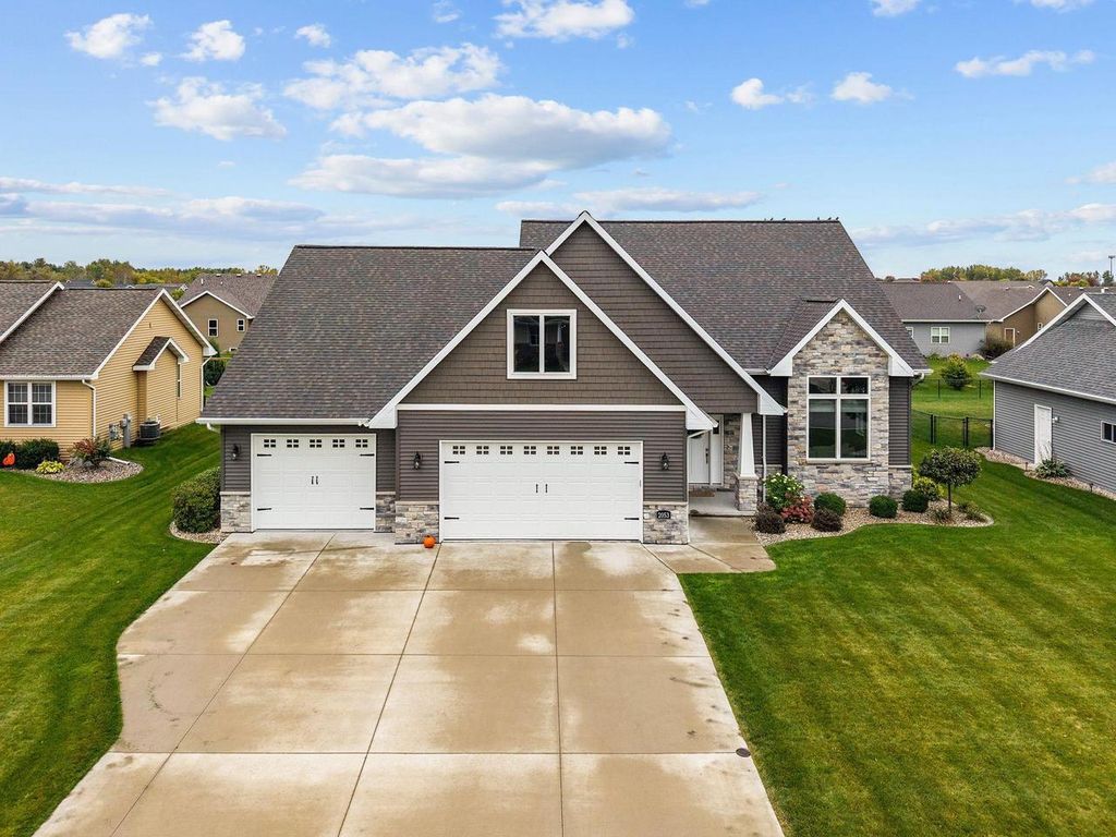 2053 W SUGAR COURT, Appleton, WI 54913