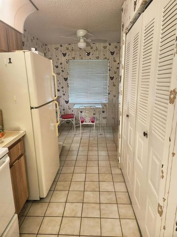 5421 Mariesa Avenue, West Palm Beach, FL 33417