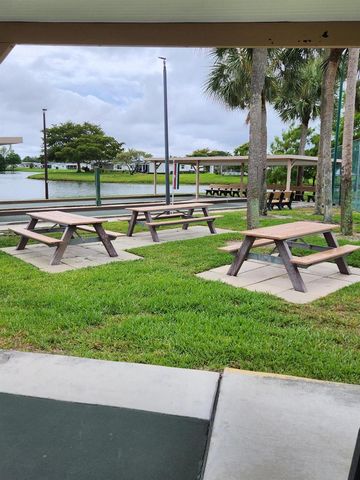 5421 Mariesa Avenue, West Palm Beach, FL 33417