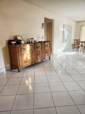 5421 Mariesa Avenue, West Palm Beach, FL 33417