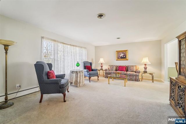 657 Lincoln Avenue, Glen Rock, NJ 07452