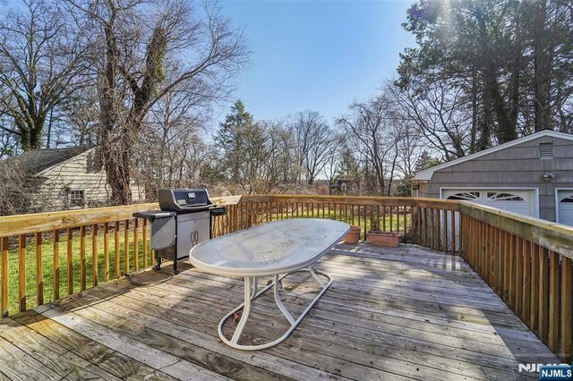 657 Lincoln Avenue, Glen Rock, NJ 07452