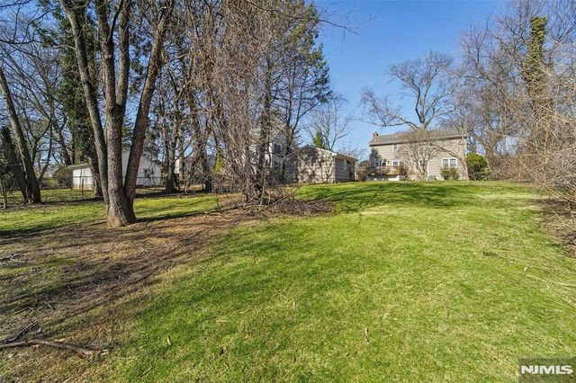 657 Lincoln Avenue, Glen Rock, NJ 07452