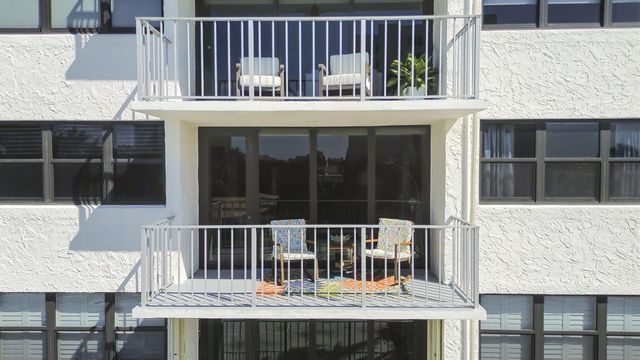 336 Golfview Road 406, North Palm Beach, FL 33408