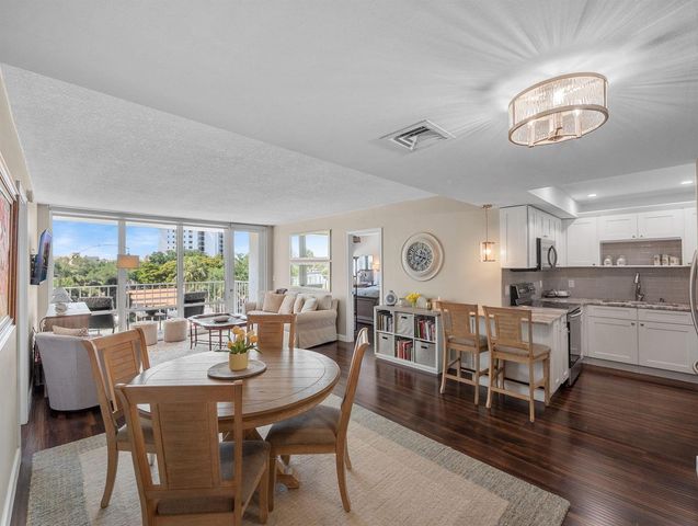 336 Golfview Road 406, North Palm Beach, FL 33408