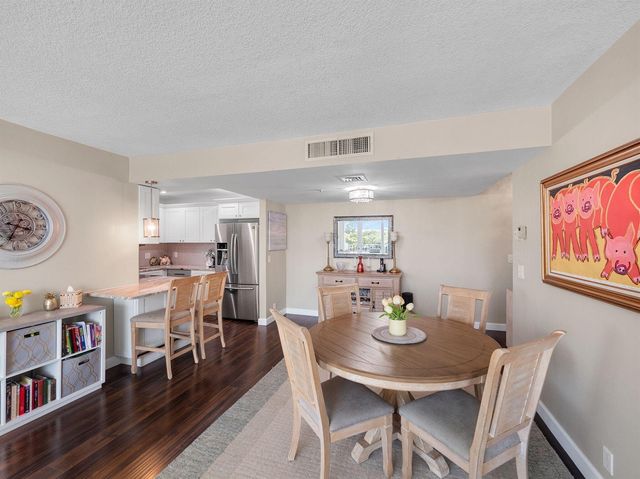 336 Golfview Road 406, North Palm Beach, FL 33408