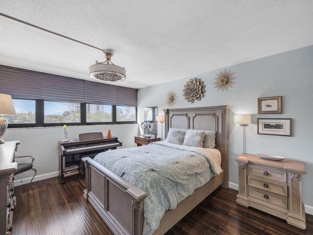 336 Golfview Road 406, North Palm Beach, FL 33408