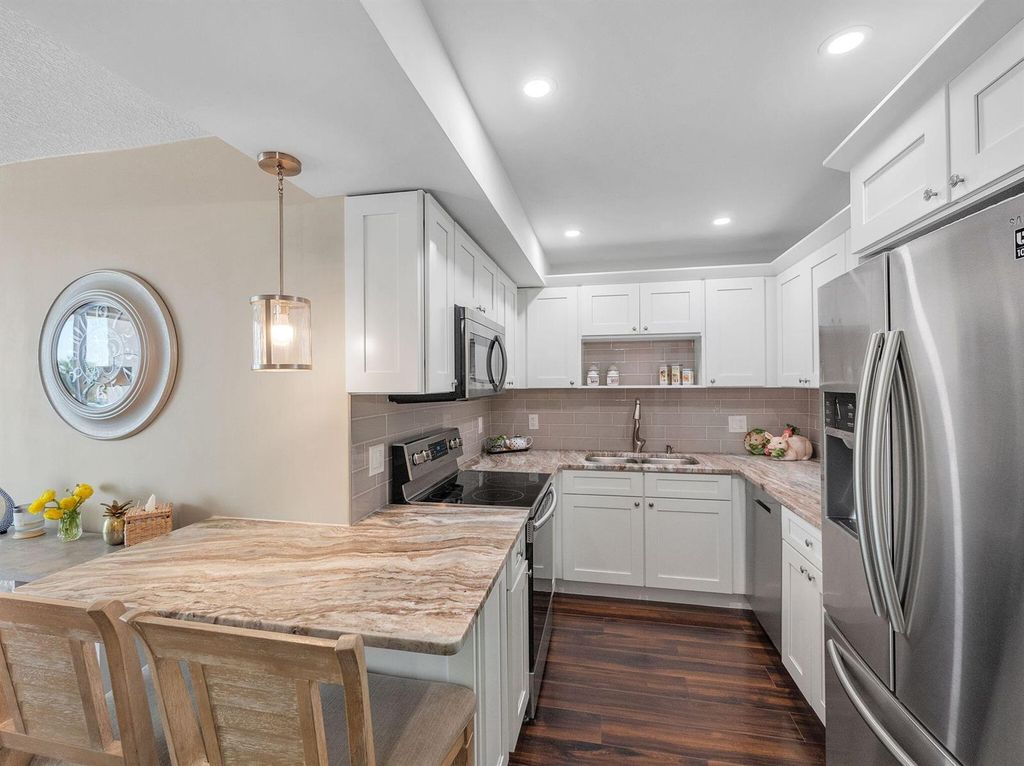 336 Golfview Road 406, North Palm Beach, FL 33408