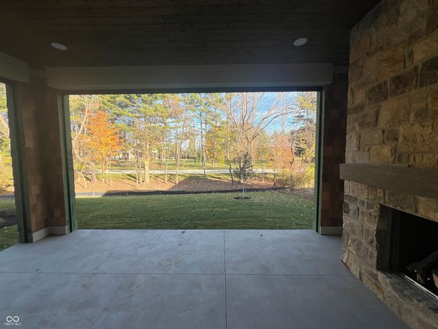 10840 Dartmoor Court, Zionsville, IN 46077