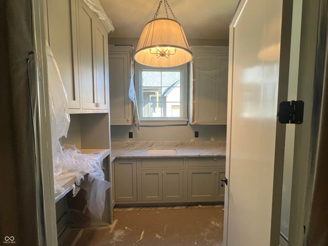 10840 Dartmoor Court, Zionsville, IN 46077