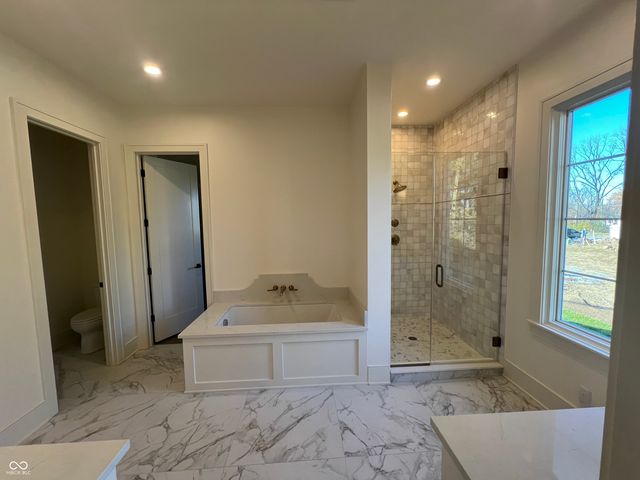 10840 Dartmoor Court, Zionsville, IN 46077