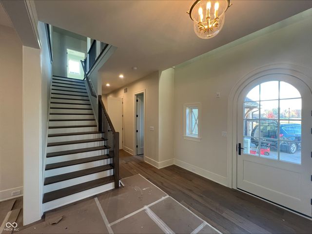 10840 Dartmoor Court, Zionsville, IN 46077