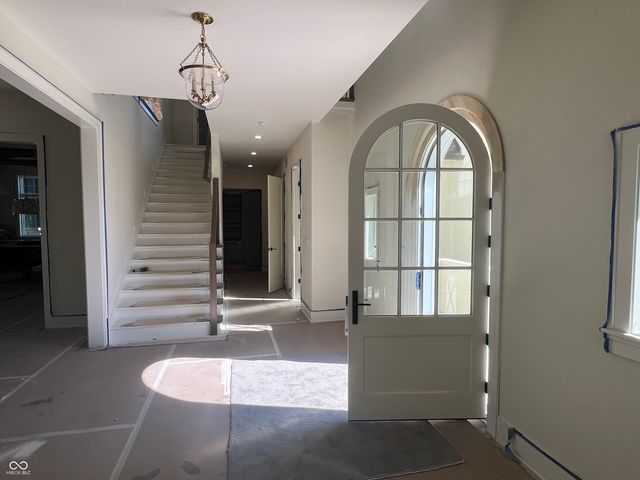 10840 Dartmoor Court, Zionsville, IN 46077