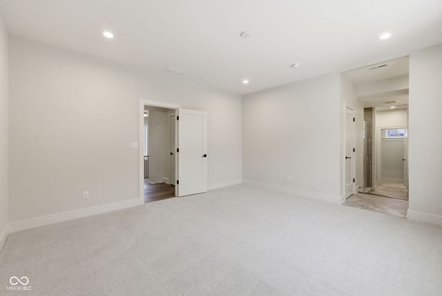 10840 Dartmoor Court, Zionsville, IN 46077