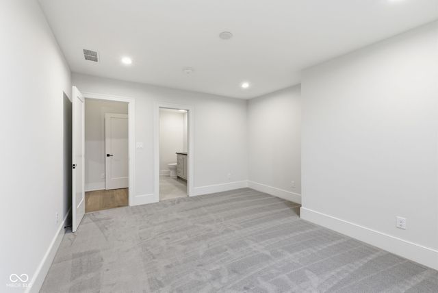 10840 Dartmoor Court, Zionsville, IN 46077