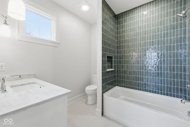 10840 Dartmoor Court, Zionsville, IN 46077