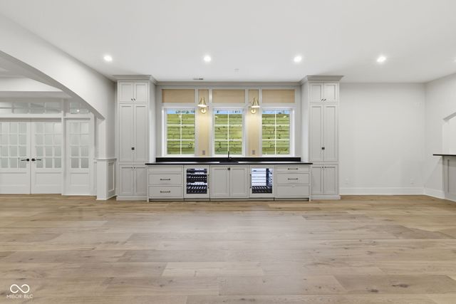 10840 Dartmoor Court, Zionsville, IN 46077