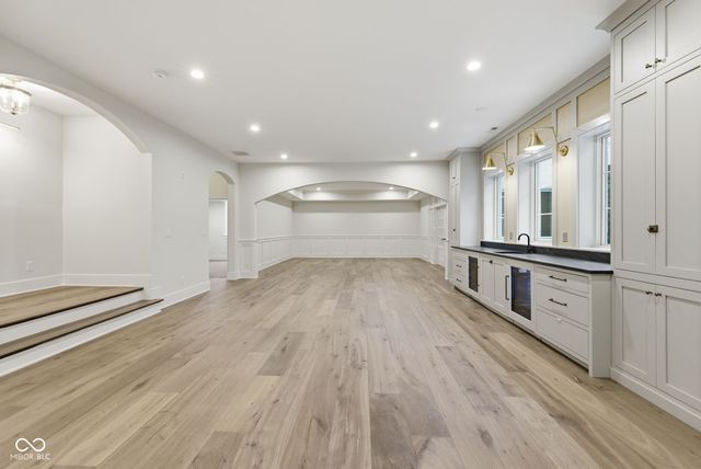 10840 Dartmoor Court, Zionsville, IN 46077