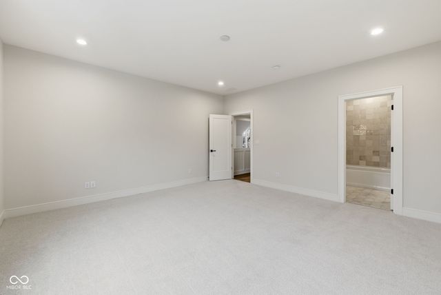 10840 Dartmoor Court, Zionsville, IN 46077