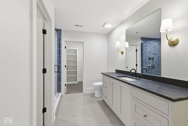 10840 Dartmoor Court, Zionsville, IN 46077