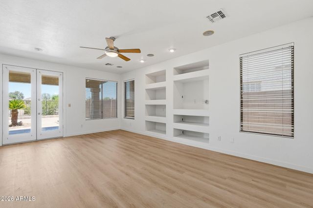 29810 N LITTLE LEAF Drive, San Tan Valley, AZ 85143