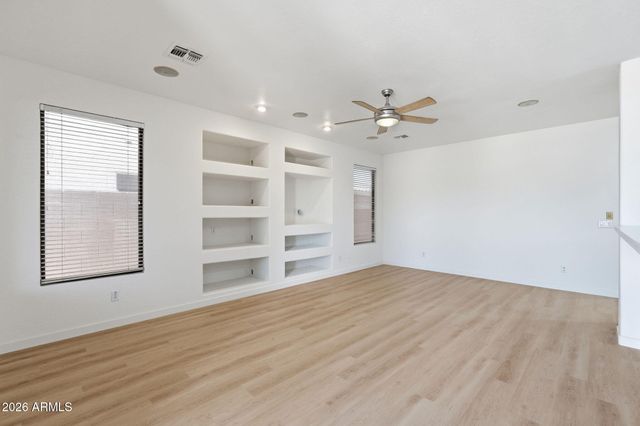 29810 N LITTLE LEAF Drive, San Tan Valley, AZ 85143