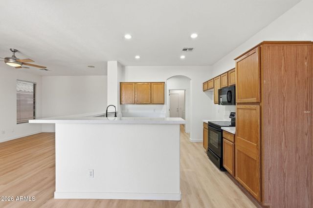 29810 N LITTLE LEAF Drive, San Tan Valley, AZ 85143