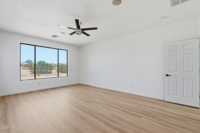 29810 N LITTLE LEAF Drive, San Tan Valley, AZ 85143