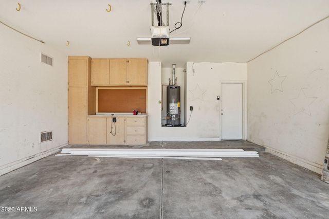 29810 N LITTLE LEAF Drive, San Tan Valley, AZ 85143