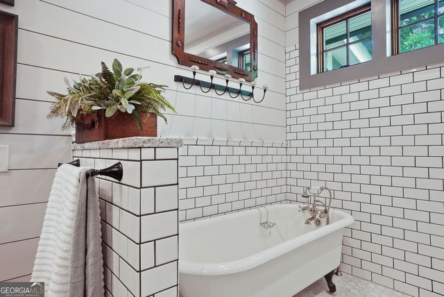 745 Washington Street, Clarkesville, GA 30523