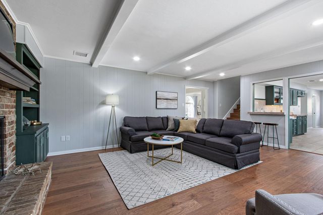 13710 Balmore Circle, Houston, TX 77069