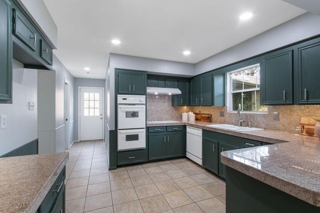 13710 Balmore Circle, Houston, TX 77069