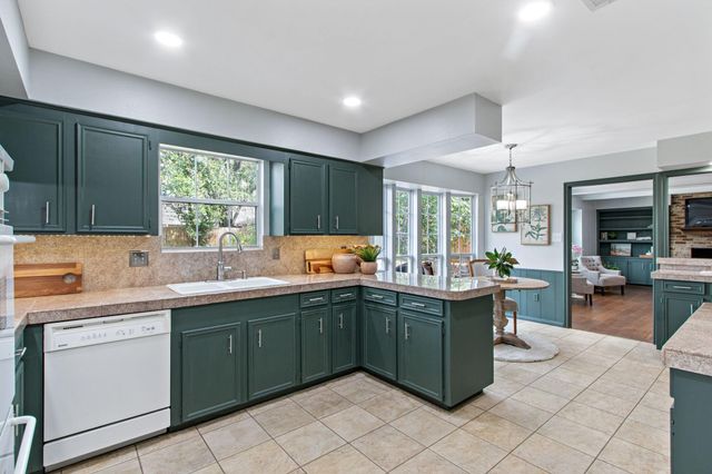 13710 Balmore Circle, Houston, TX 77069