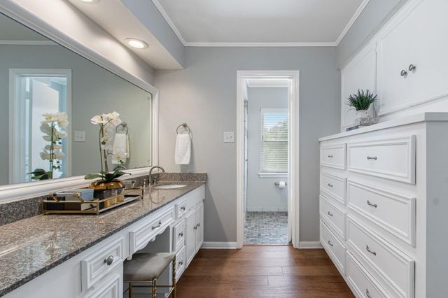 13710 Balmore Circle, Houston, TX 77069