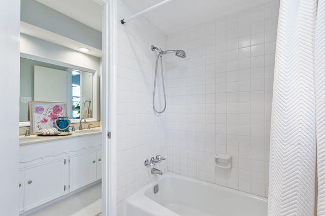 13710 Balmore Circle, Houston, TX 77069